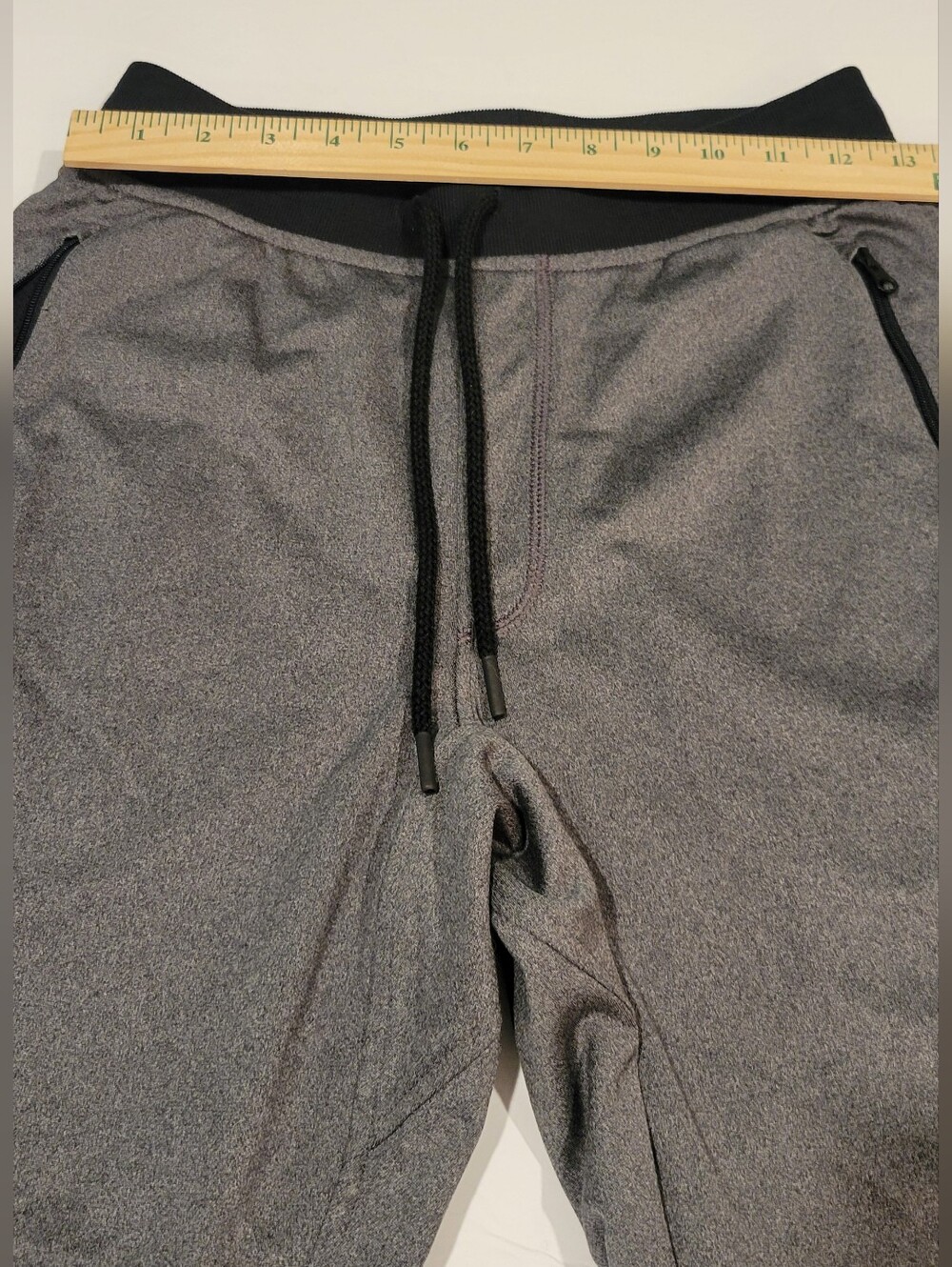 Size Small NWOT Boys Under Armour Black and Dark Gray Athletic Joggers